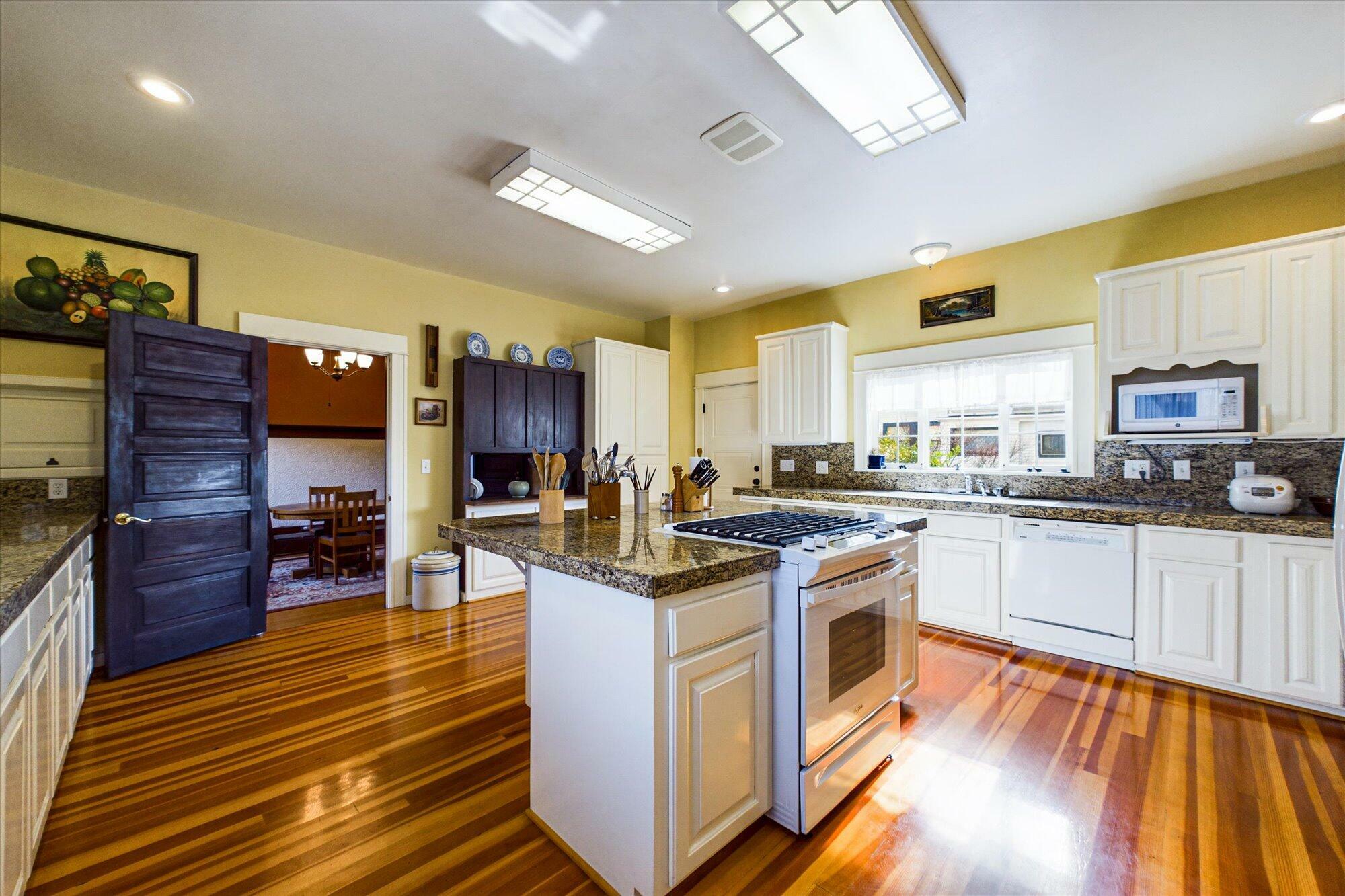 Property Photo: 2220 E Street CA 95501