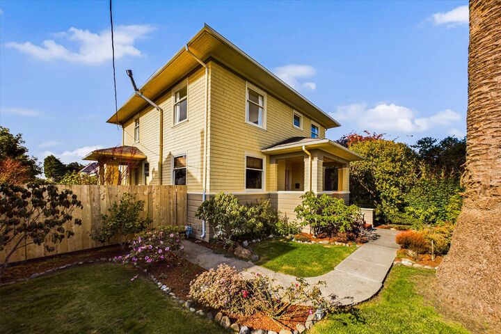 Property Photo: 2220 E Street CA 95501