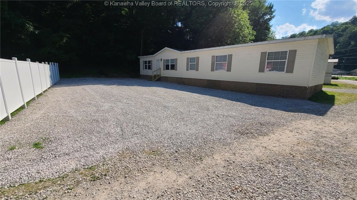 Property Photo:  14 Fork Junction Road  WV 25565 