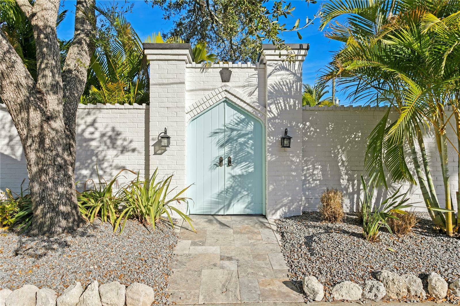 Property Photo: 2186 Coffee Pot Boulevard NE FL 33704