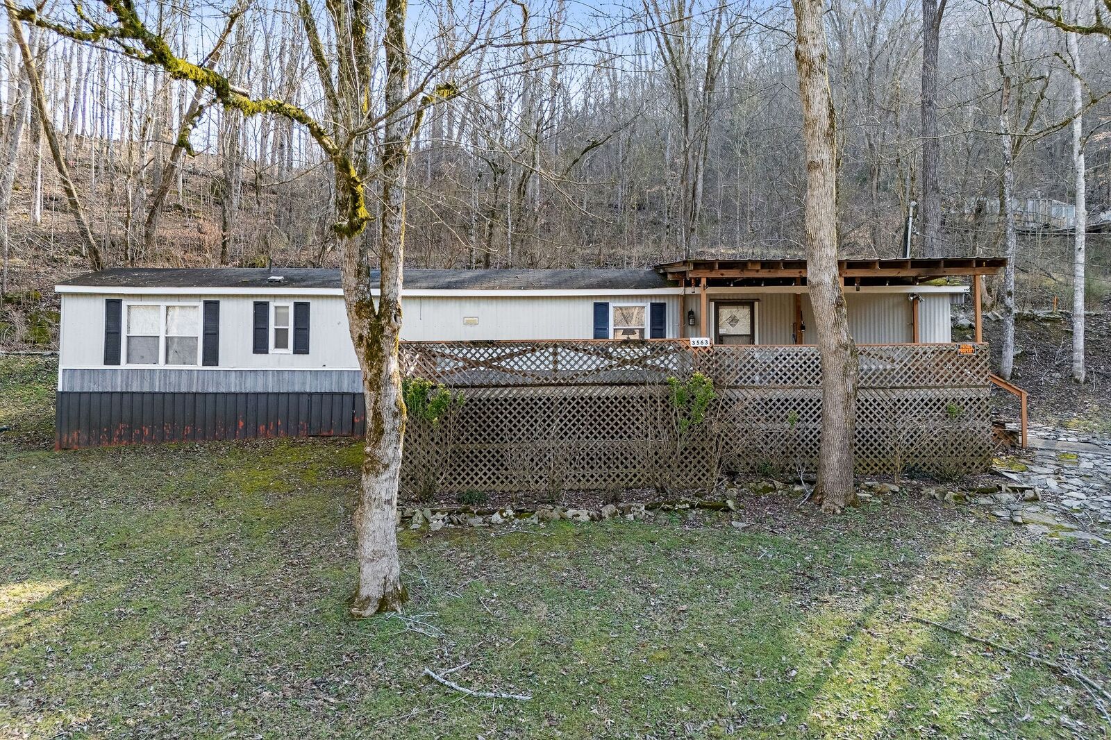 Property Photo: 3563 Holmes Creek Rd TN 37166