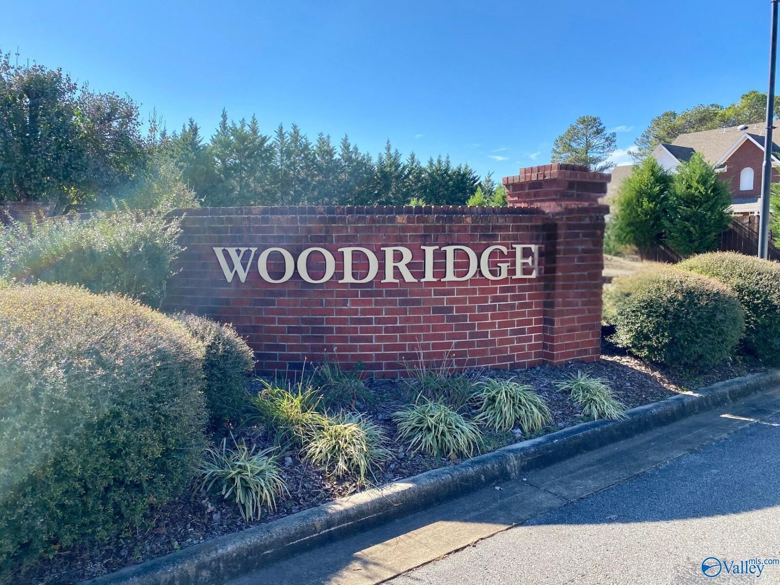 Property Photo:  103 Oak Shadow Street  AL 35653 