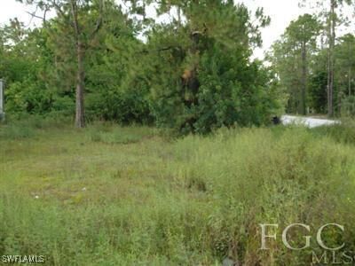 Property Photo:  32 Violet Lane  FL 33946 