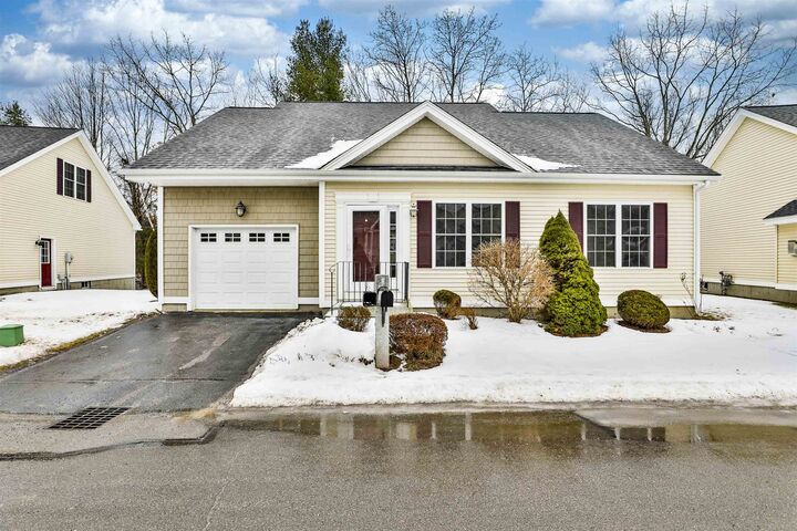 Property Photo:  20 Stearns Lane  NH 03054 