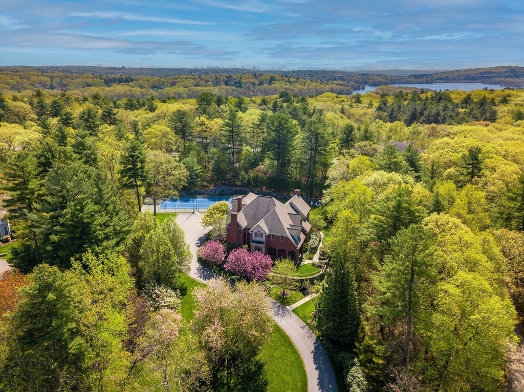 Property Photo: 6 Stratford Way MA 01773