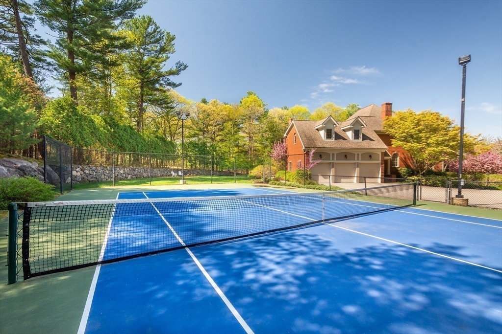 Property Photo:  6 Stratford Way  MA 01773 