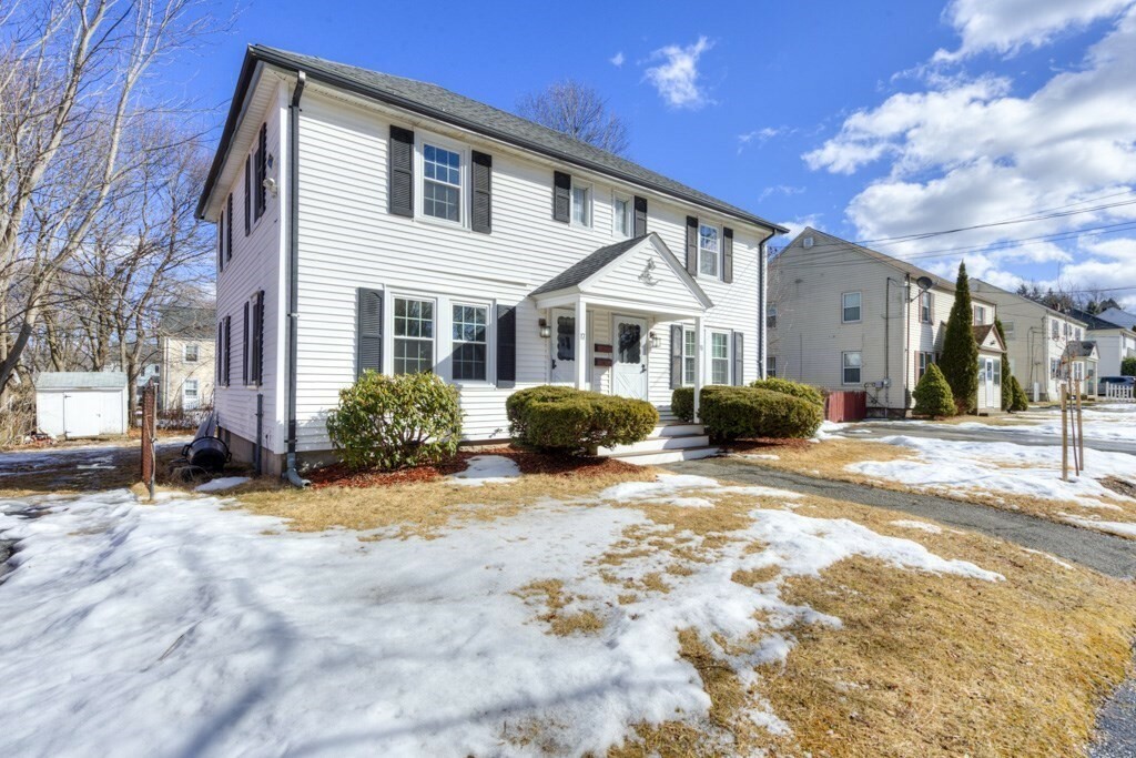 Property Photo:  17 Pocasset Ave  MA 01606 