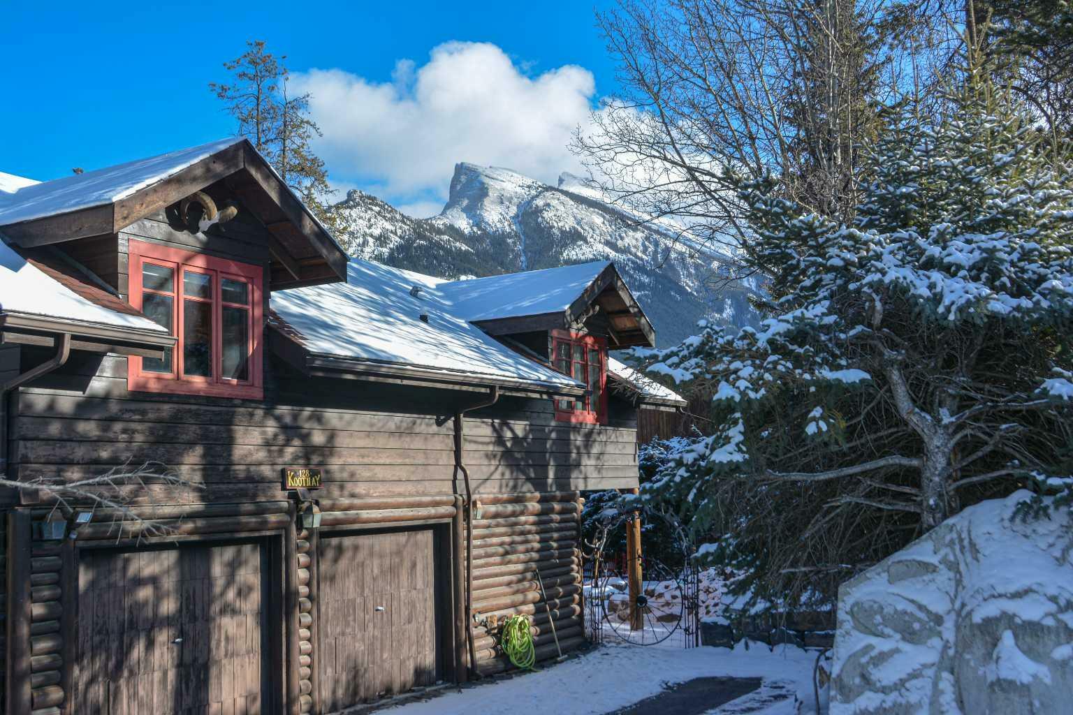 Photo de la propriété:  128 Kootenay Avenue  AB T1L 1B8 