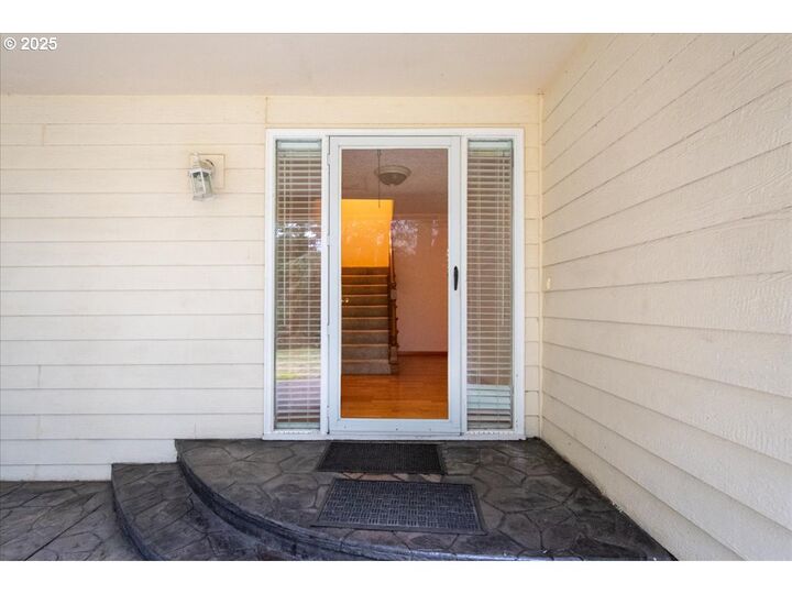 Property Photo:  15015 NE 3rd Ave  WA 98685 