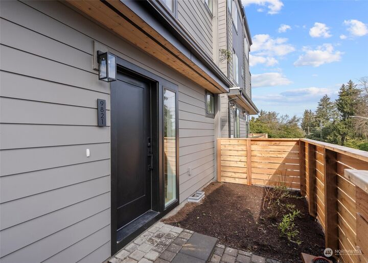 Property Photo:  9821  15th Avenue NE  WA 98115 