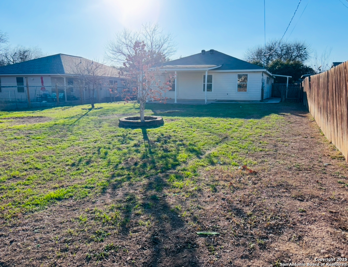 Property Photo:  810 Canyon Ridge Dr  TX 78227 