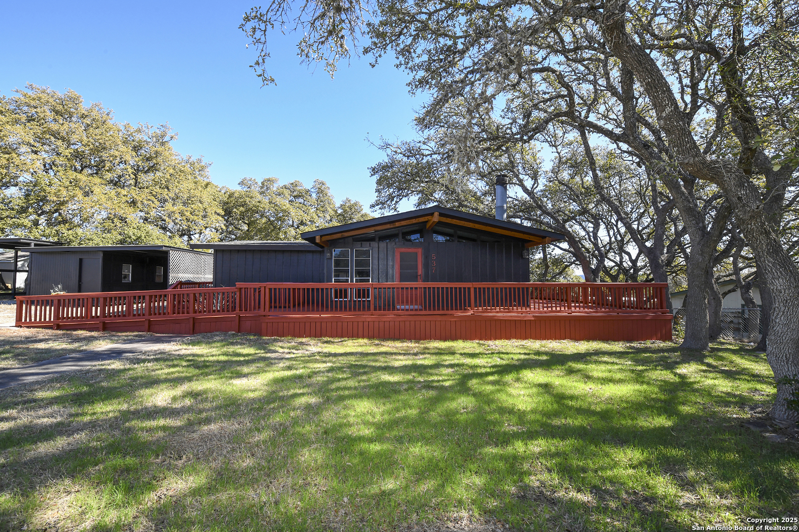 Property Photo:  537 Tamarack Drive  TX 78133 