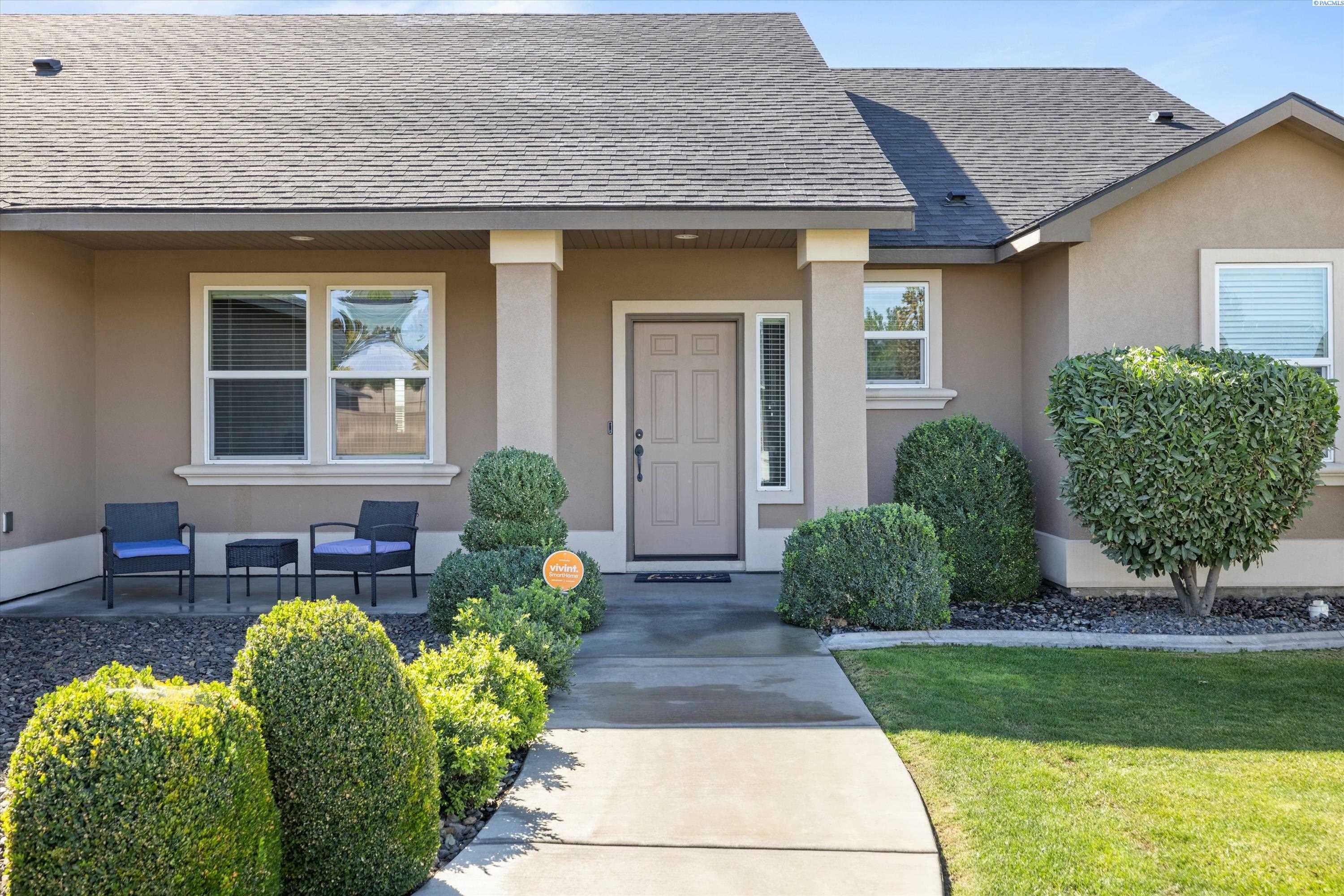 Property Photo:  4802 Tamarisk Dr  WA 99301 