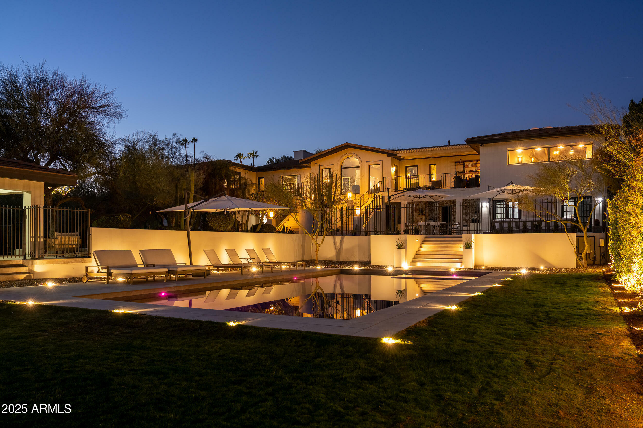 Property Photo: 3977 E Paradise View Drive AZ 85253