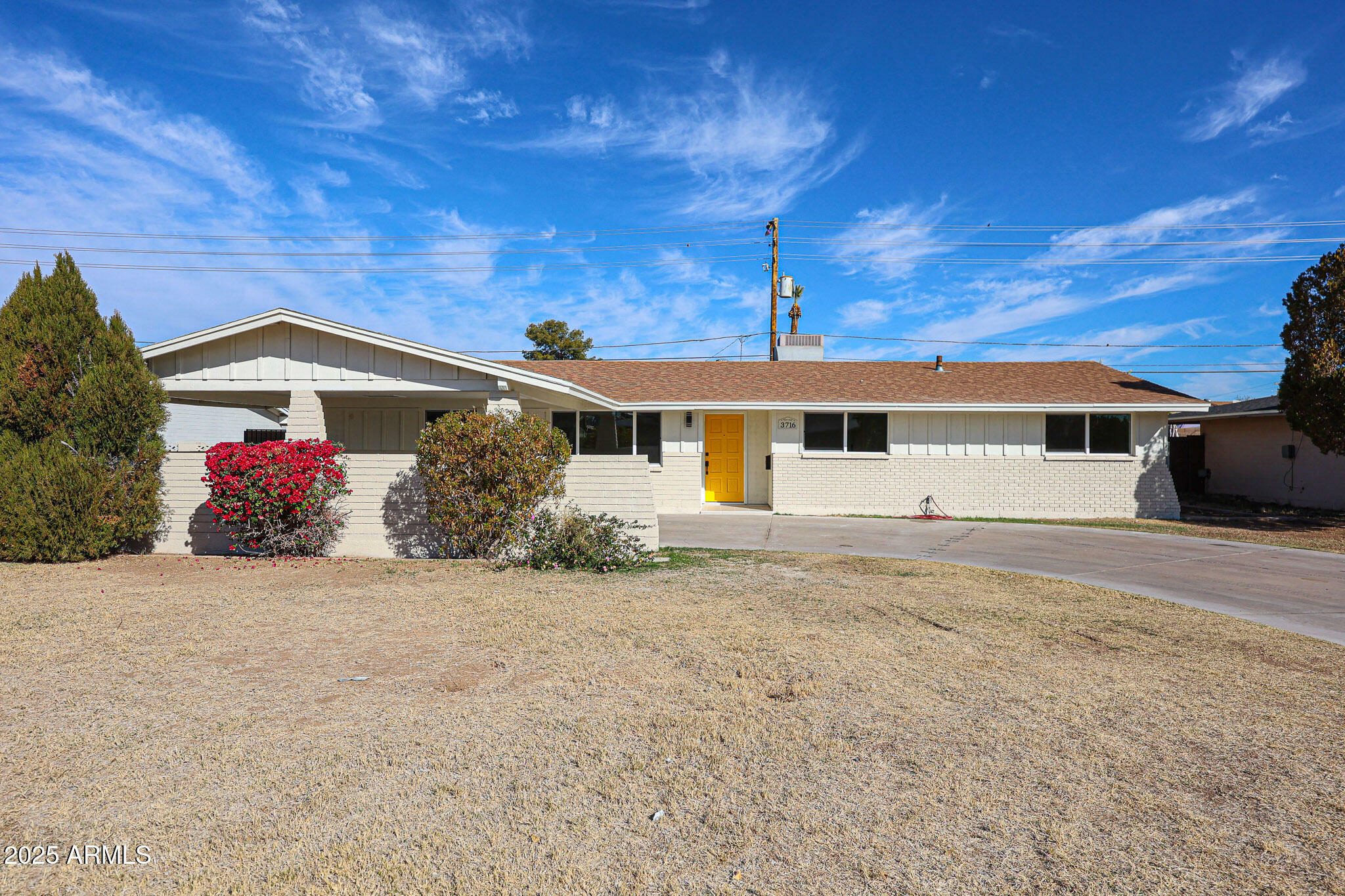 Property Photo: 3716 W Griswold Road AZ 85051