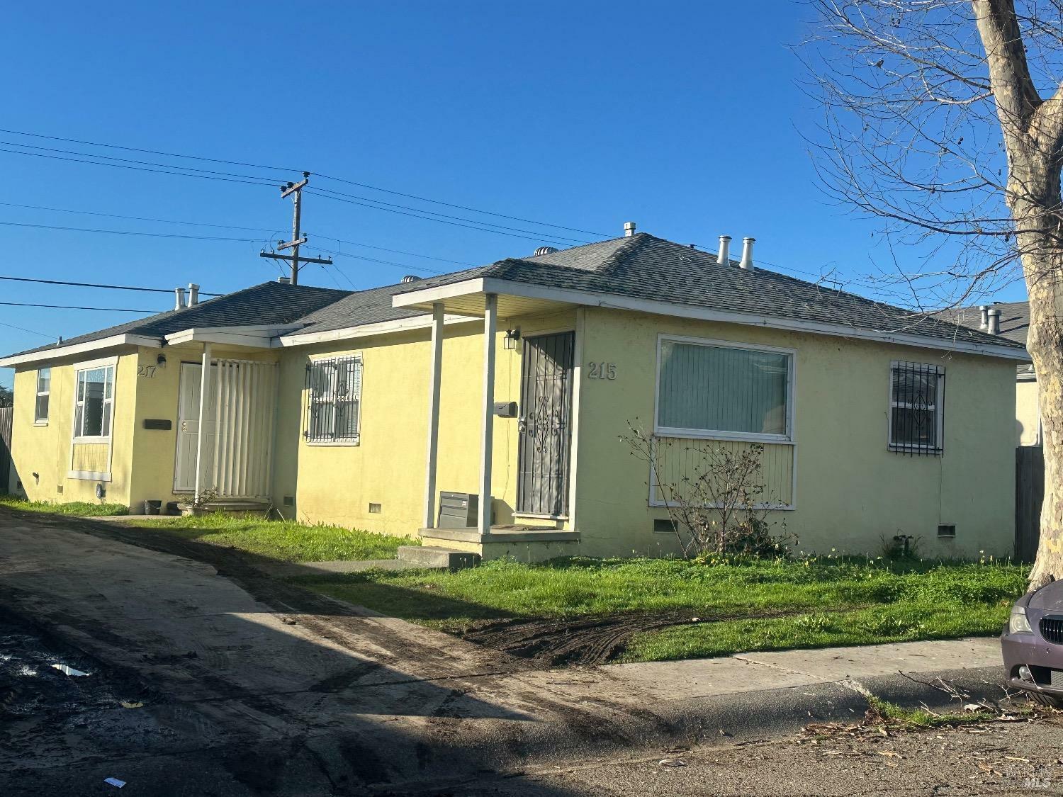 Property Photo:  215 Westwood Street  CA 94591 