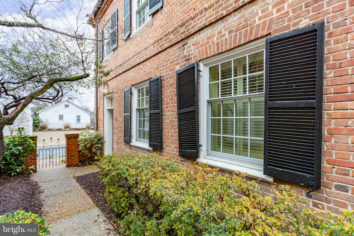 Property Photo:  100 Fauquier Street A  VA 22401 