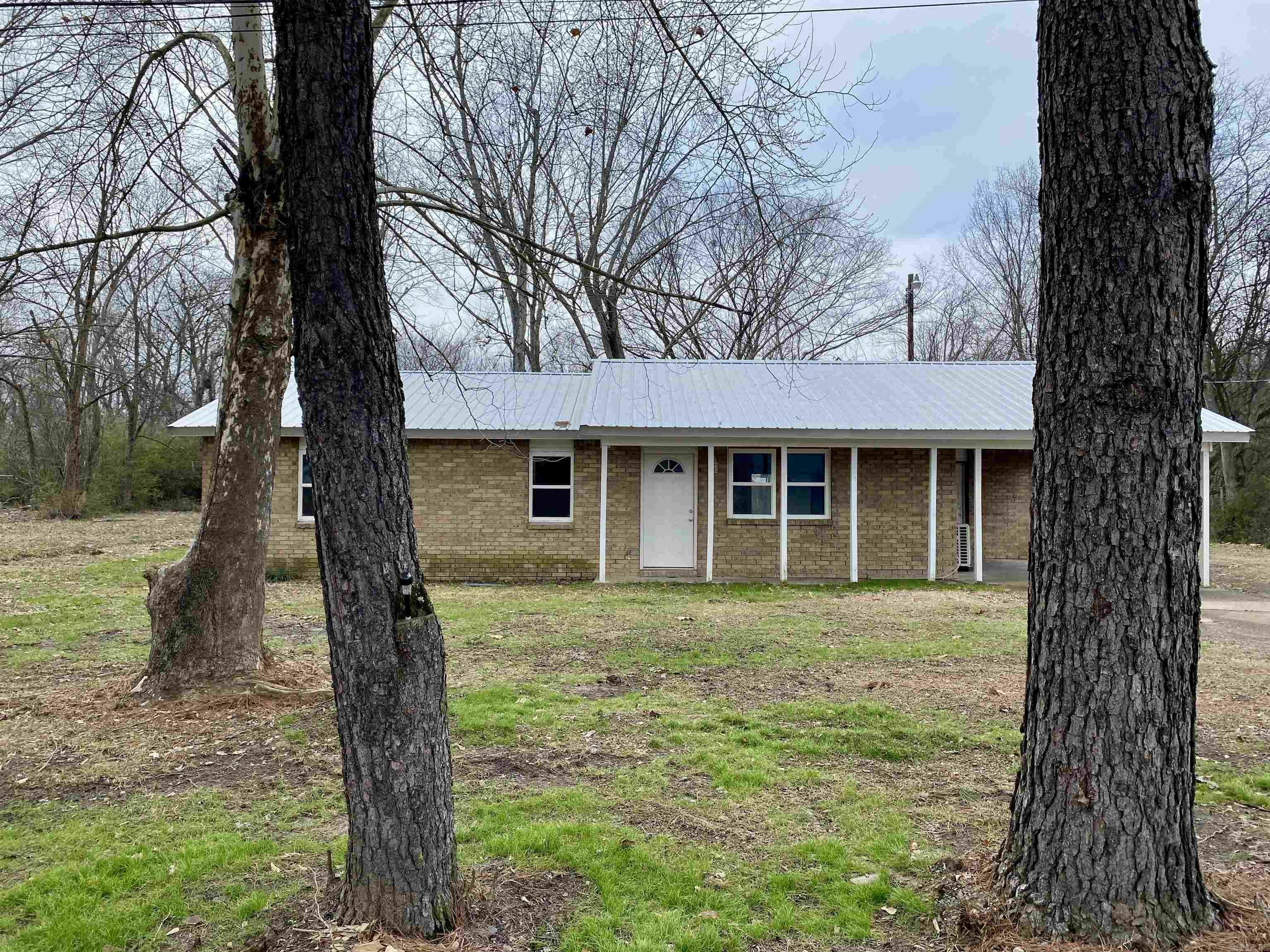 Property Photo: 1204 Crescent Drive AR 72855