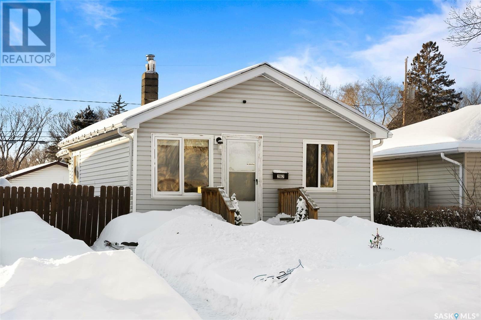 Property Photo:  262 Cornwall Street  SK S4R 2G4 