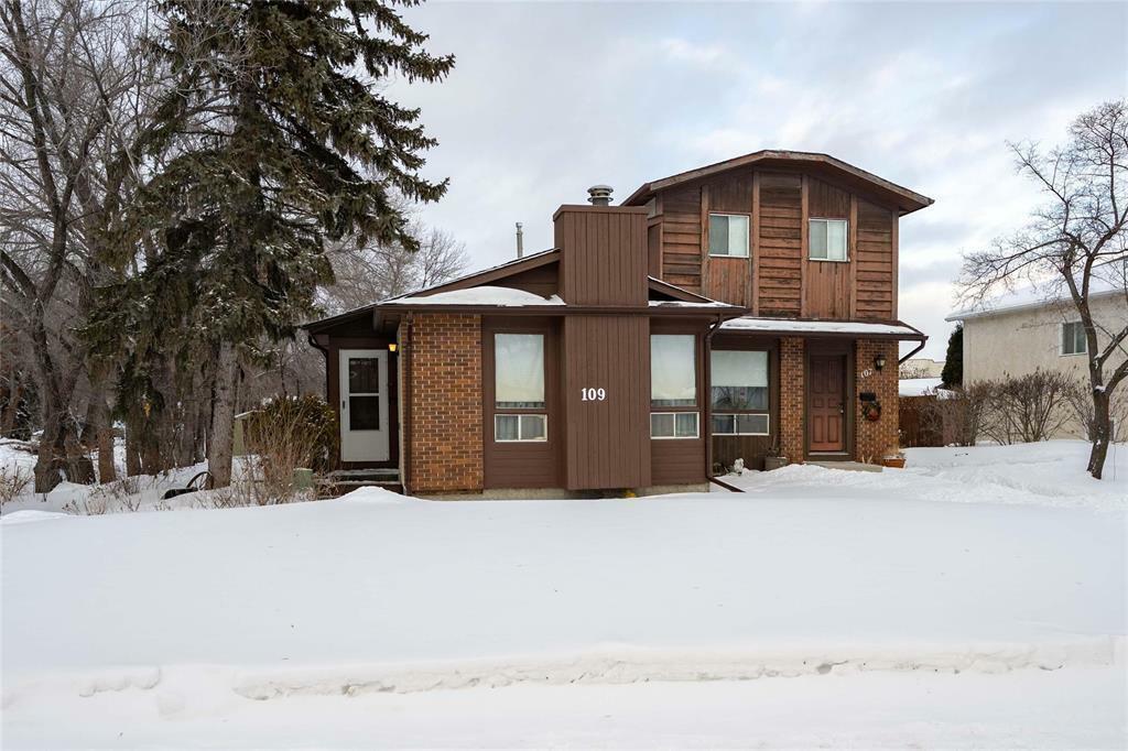 Property Photo:  109 Grandmont Boulevard  MB R3V 1M8 