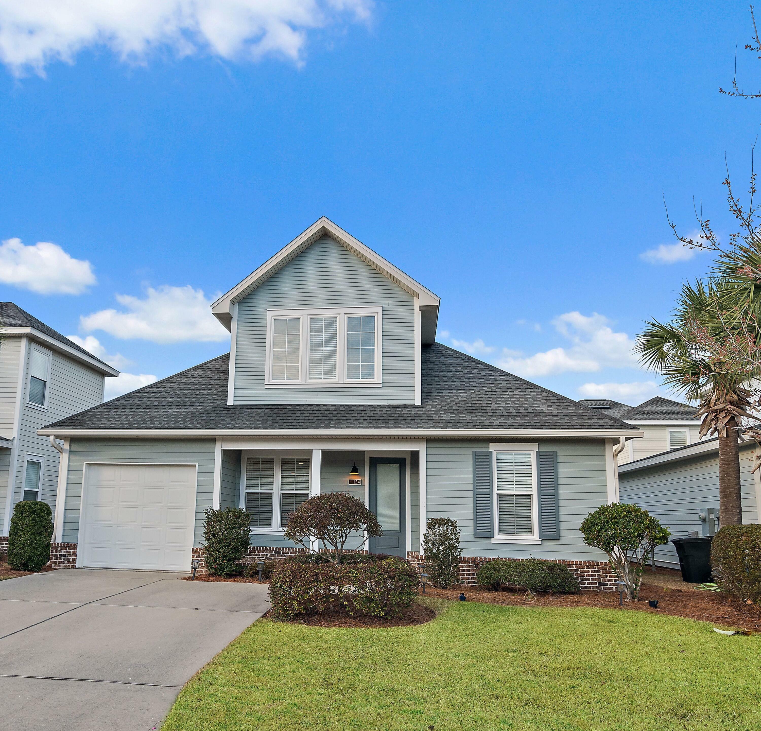 Property Photo:  134 Hatton Court  FL 32459 