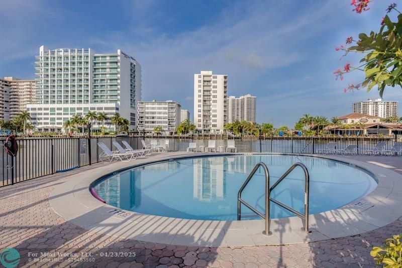 Property Photo:  2881 NE 32nd St 111  FL 33306 