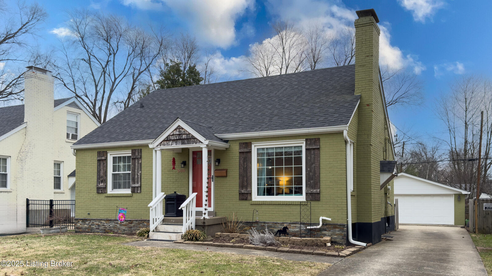 Property Photo:  305 Merriman Rd  KY 40207 