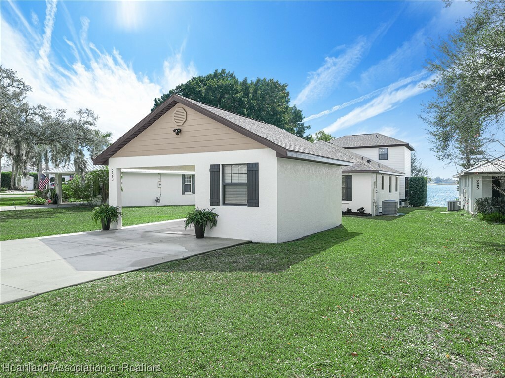 Property Photo:  223 Tulane Circle  FL 33825 