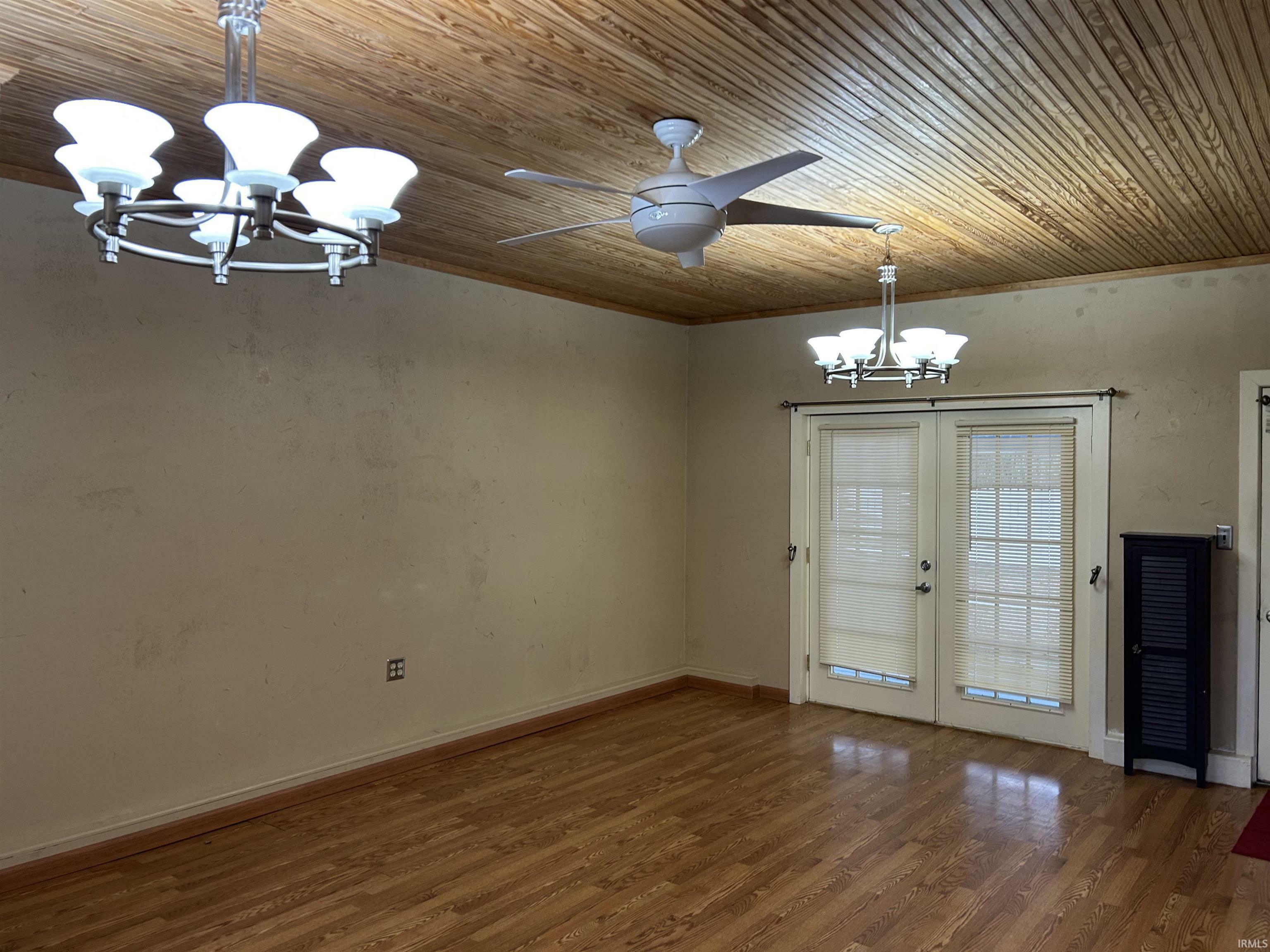 Property Photo:  315 S Woods Avenue  IN 47712 