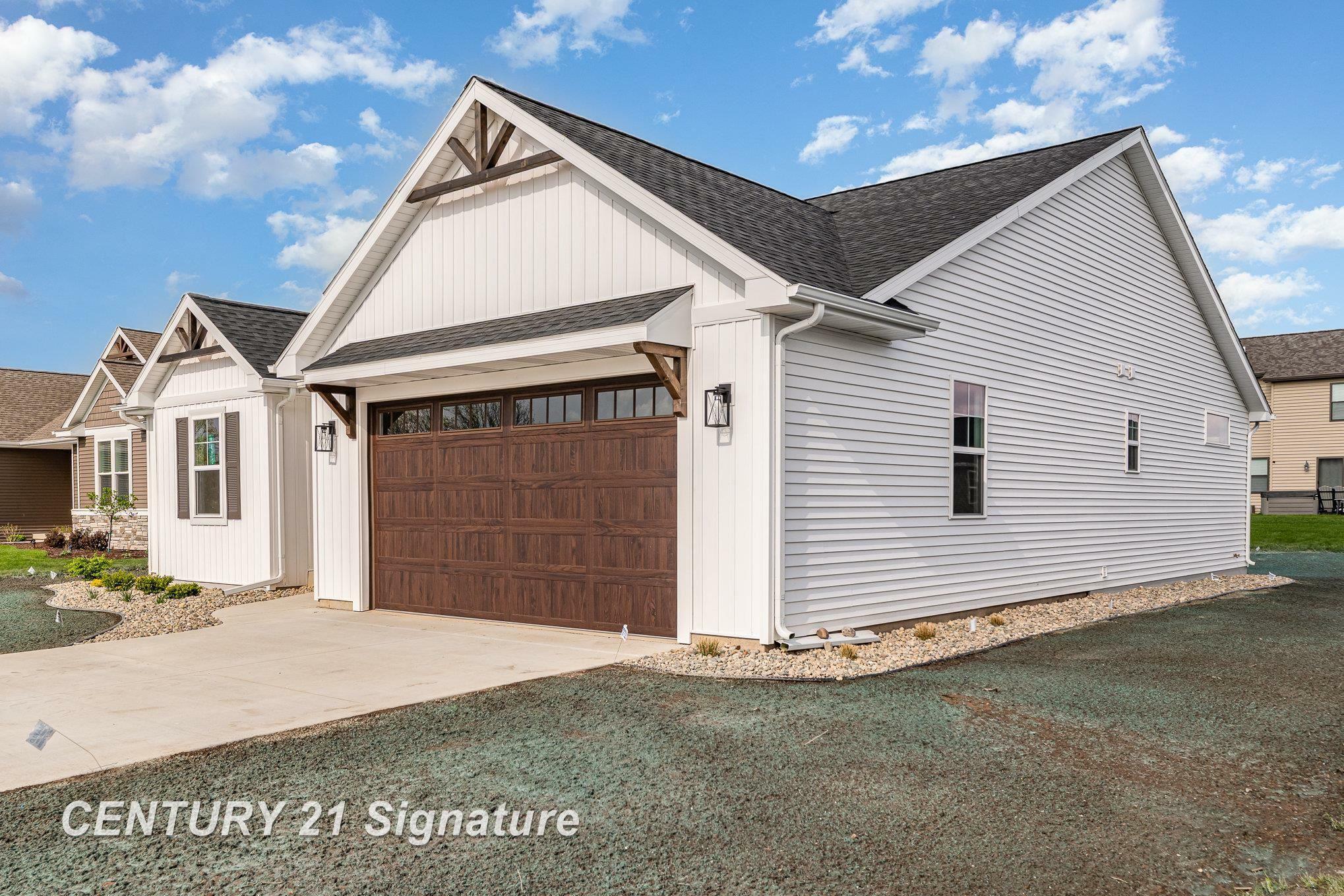 Property Photo: 8470 Oakhill Drive MI 48623