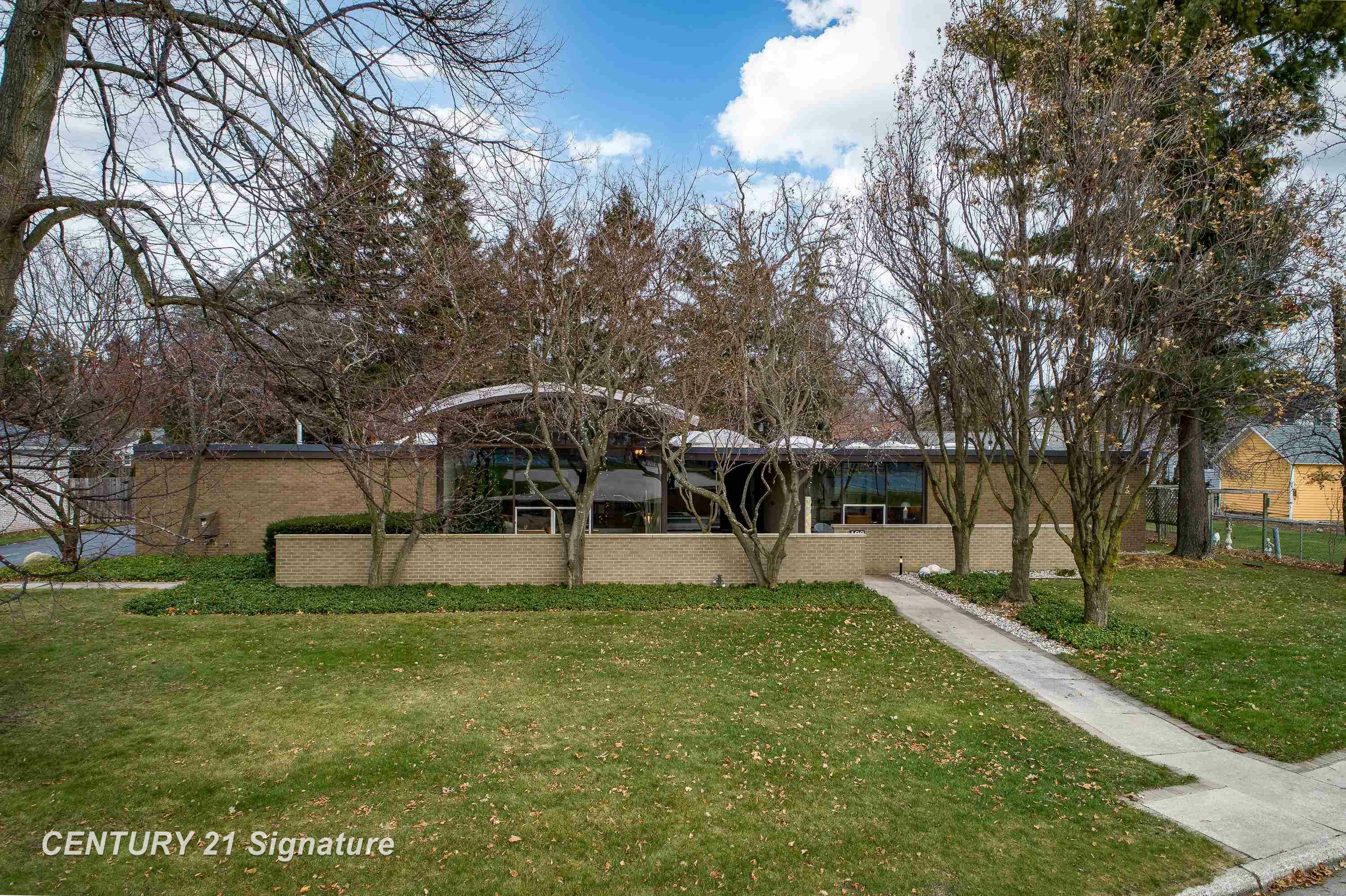 Property Photo:  102 Boehringer Court  MI 48708 