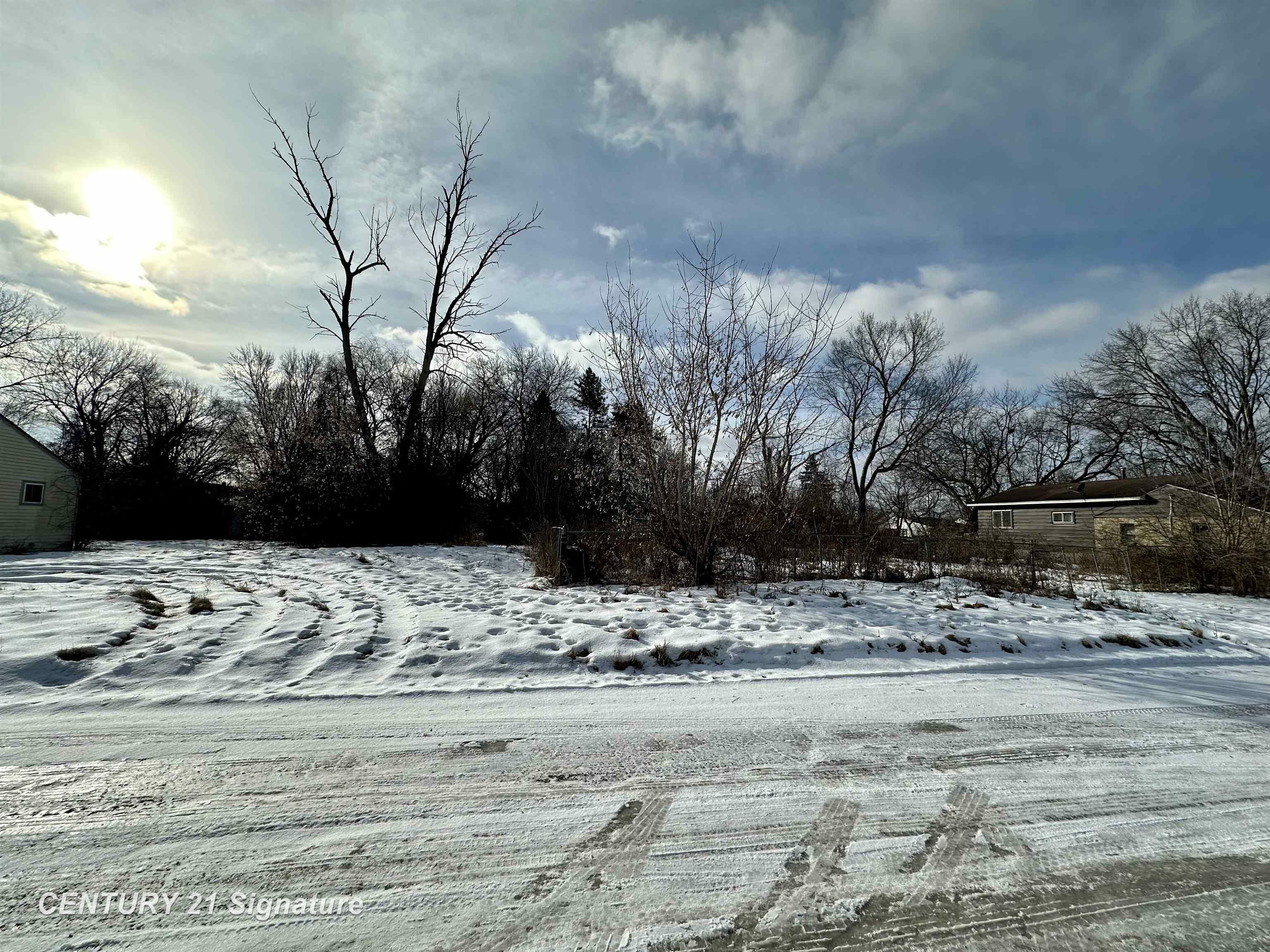 Property Photo: 1499 W Juliah Avenue MI 48505