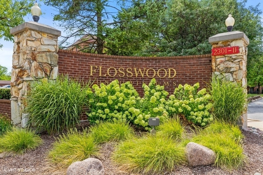 Property Photo: 2301 183rd Street 310 IL 60430