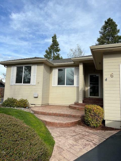 Property Photo: 2398 Springbrook Road 6 OR 97504
