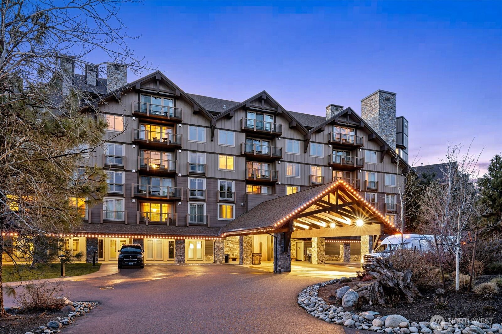 Property Photo:  3600  Suncadia Trail 3068  WA 98922 
