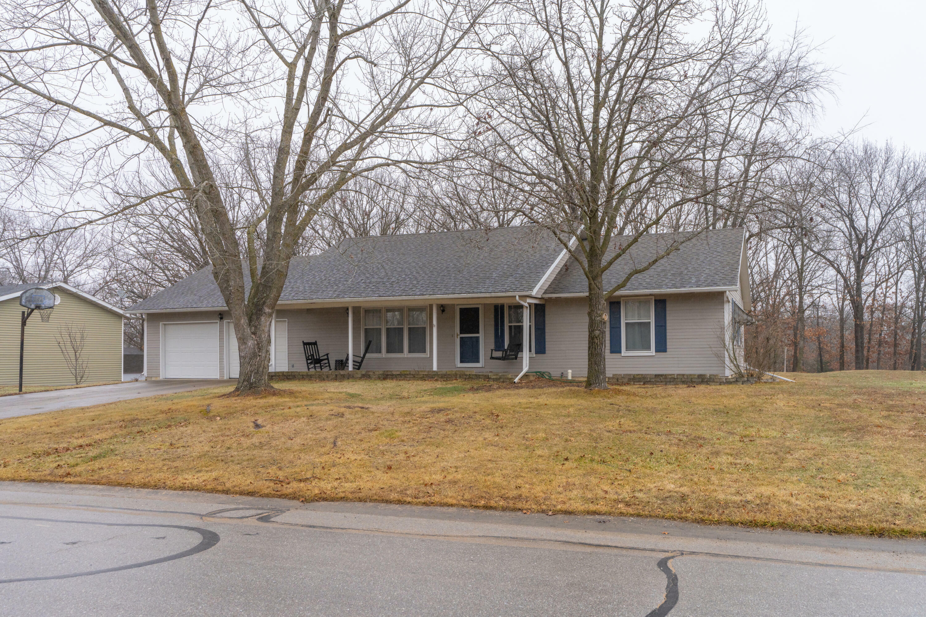 712 Brierwood Dr.  Moberly MO 65270 photo