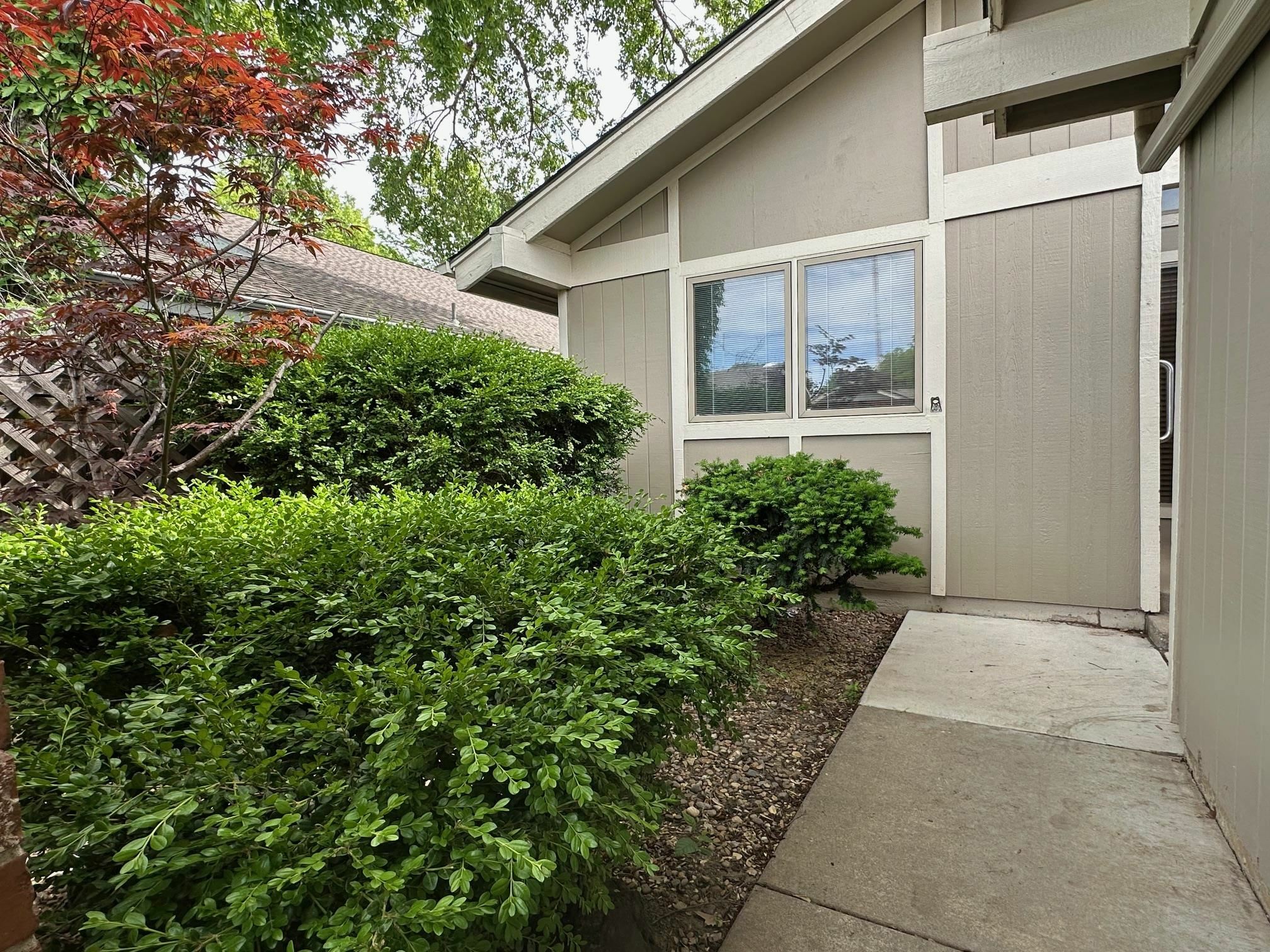 Property Photo: 7700 E 13th St N #26 KS 67206-1289