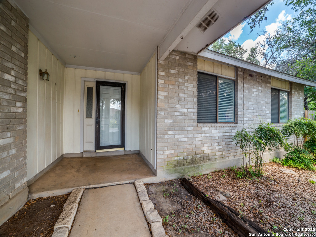 Property Photo: 9011 Woburn St TX 78254
