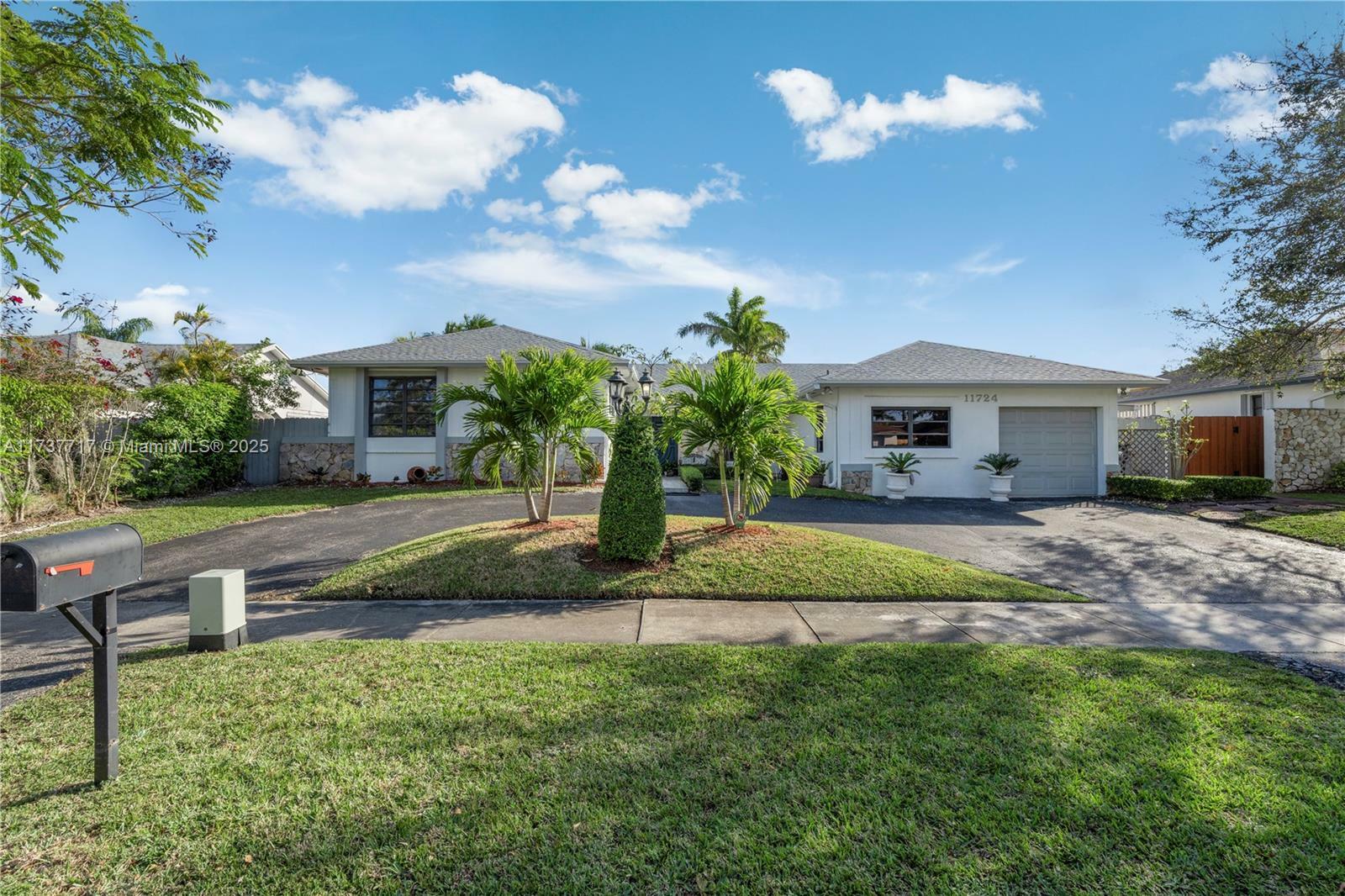Property Photo:  11724 SW 95th St  FL 33186 