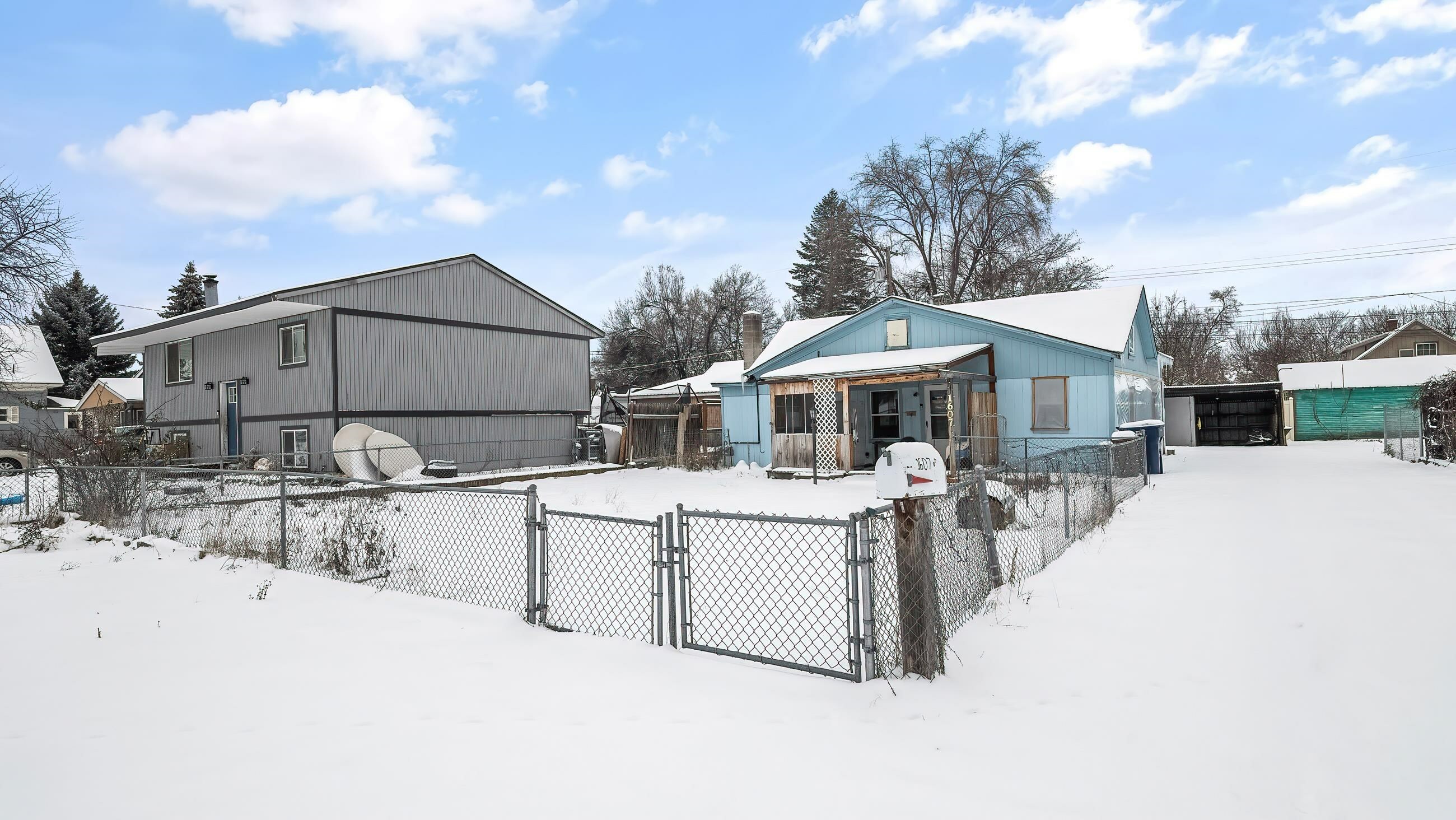 Property Photo:  1607 N Stone St  WA 99207 