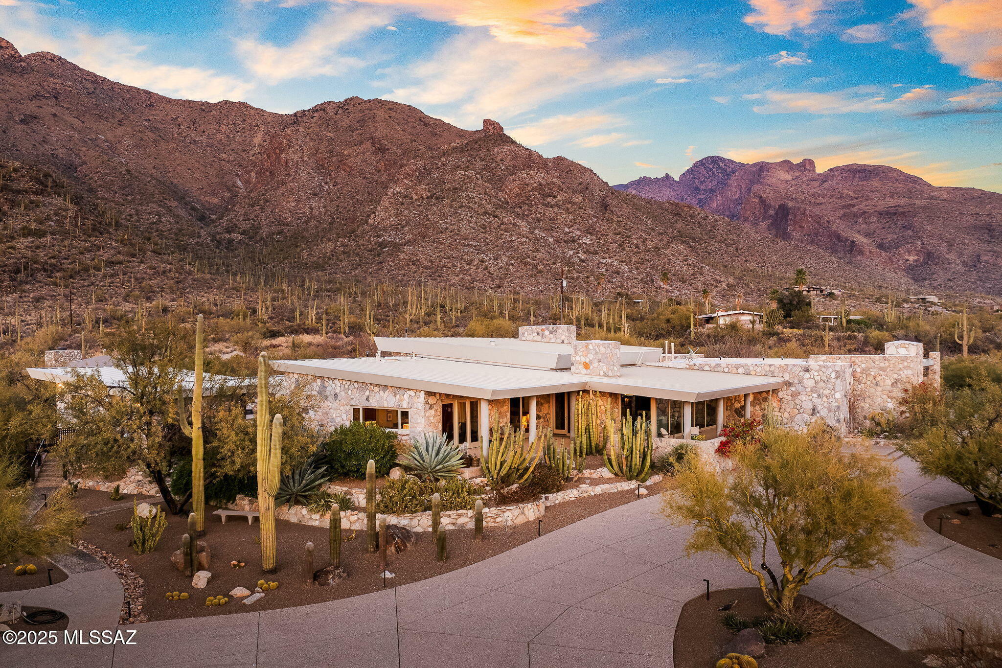 Property Photo: 1225 E Magee Road AZ 85718