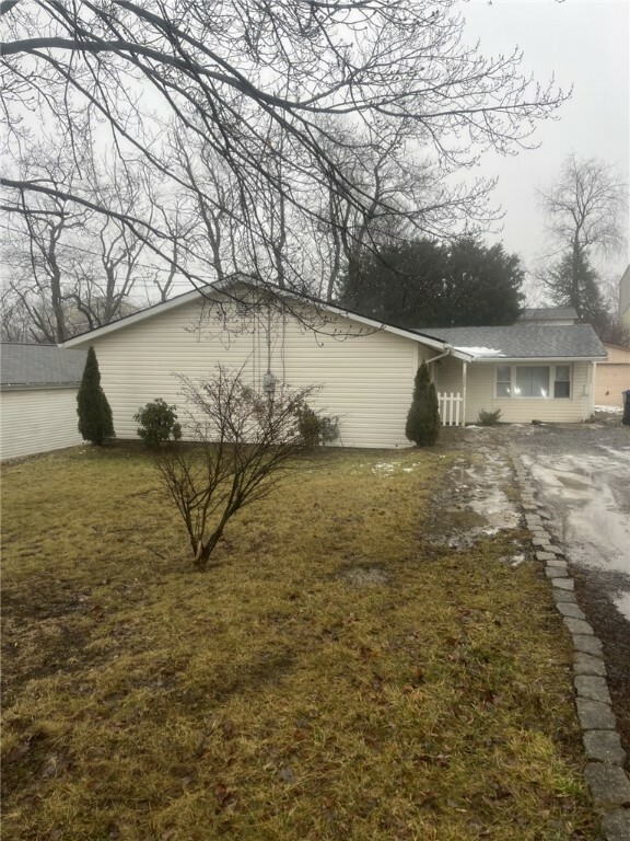 Property Photo:  55 Dover Dr  PA 16066 