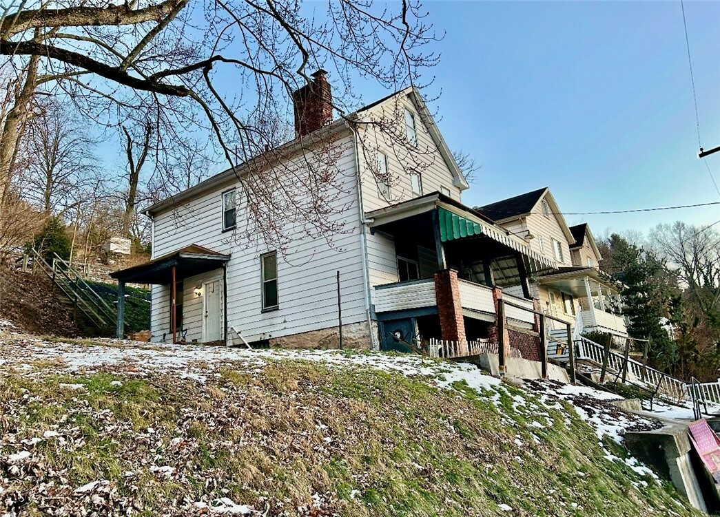 Property Photo:  420 Ridge Ave  PA 15106 