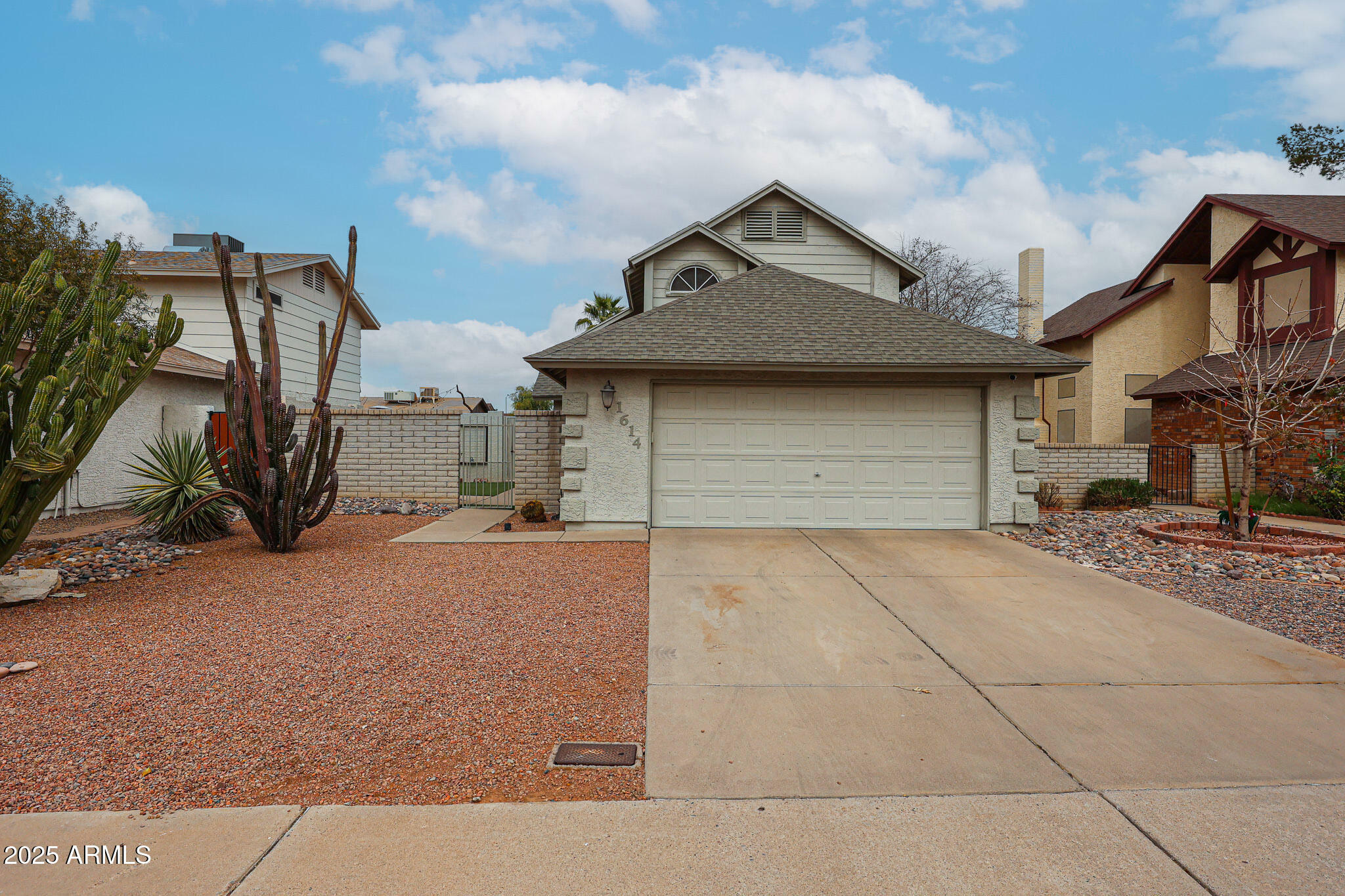 Property Photo:  1614 E Javelina Circle  AZ 85204 