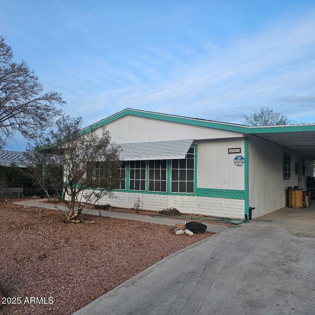 Property Photo: 685 Smoketree Street AZ 85390