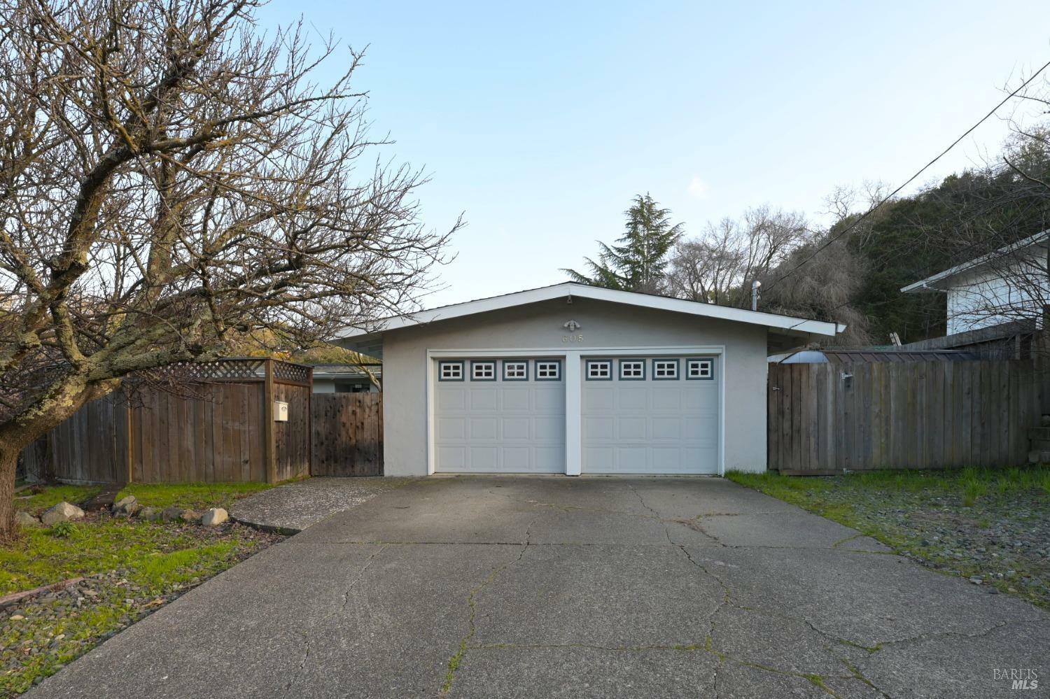 Property Photo:  605 Sunset Parkway  CA 94947 