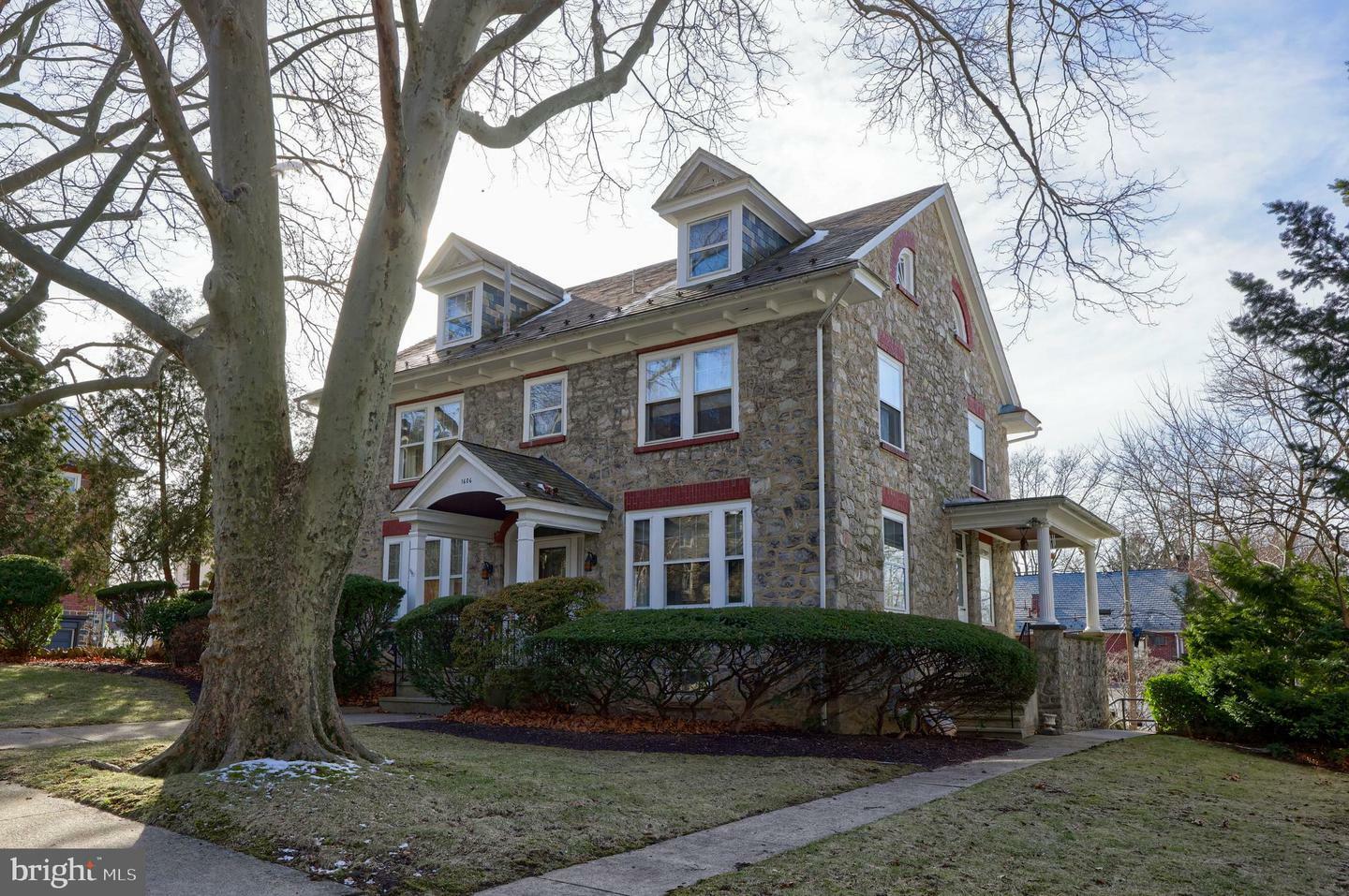 Property Photo:  1606 Olive Street  PA 19604 