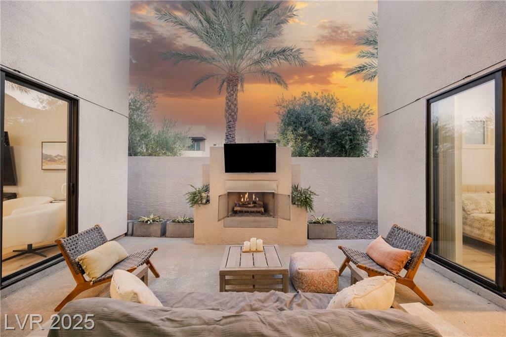 Property Photo: 800 Loch Katrine Avenue NV 89012