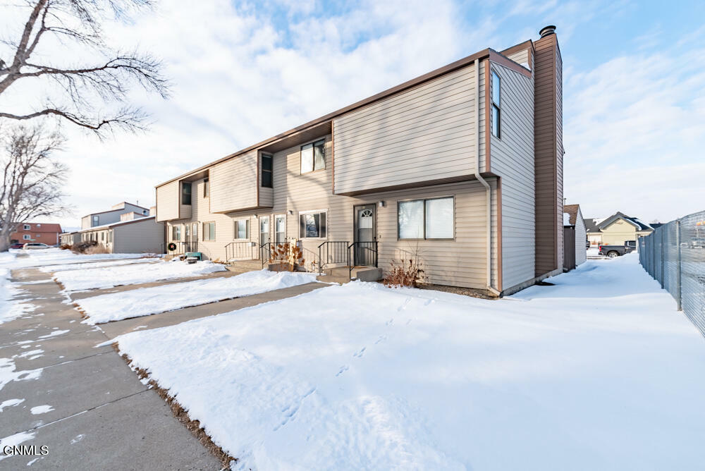 Property Photo:  316 Willow Lane  ND 58504 