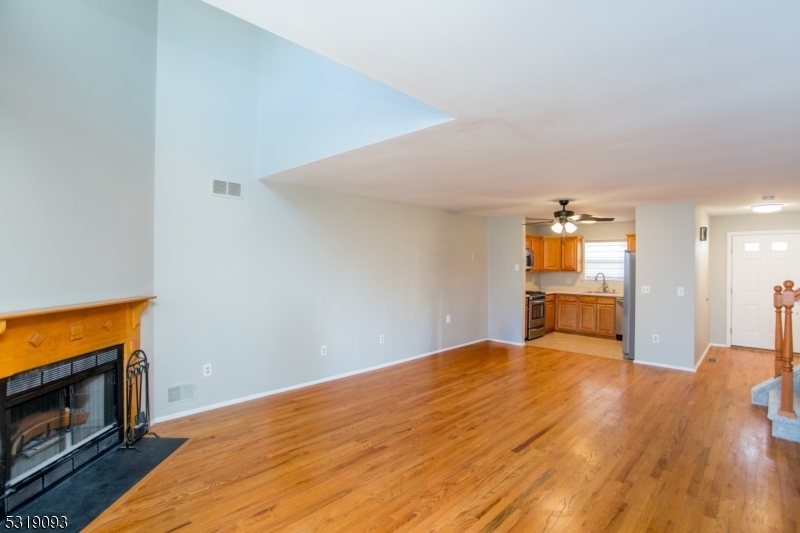 Property Photo:  10 Hope Ct  NJ 08822 